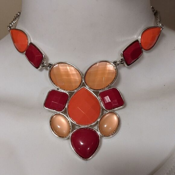 Vintage peach, pink, red statement necklace - Picture 2 of 5